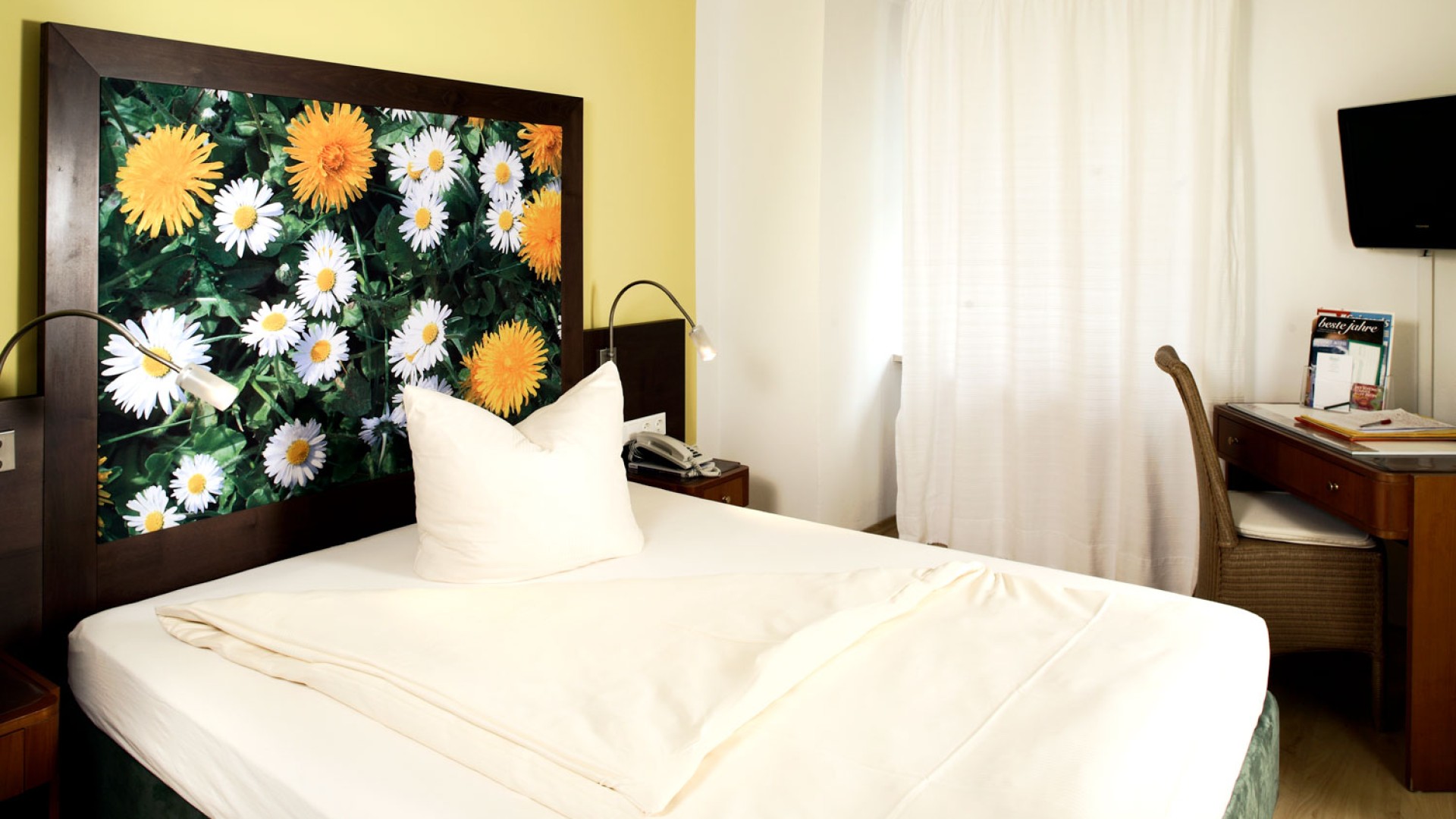 Queen Room