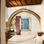 Hotel Münchner Hof Regensburg Queen Komfort Antiker Türbogen